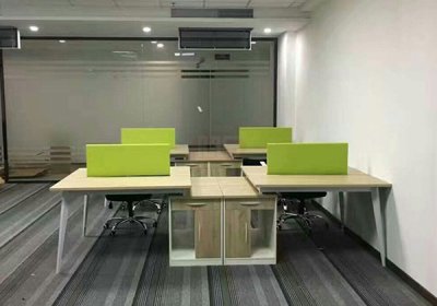 齊魯軟件園電腦桌訂購(gòu)案例